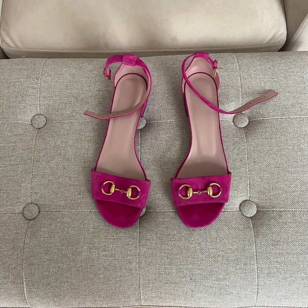 Fuschia Gucci sandals, excellent condition